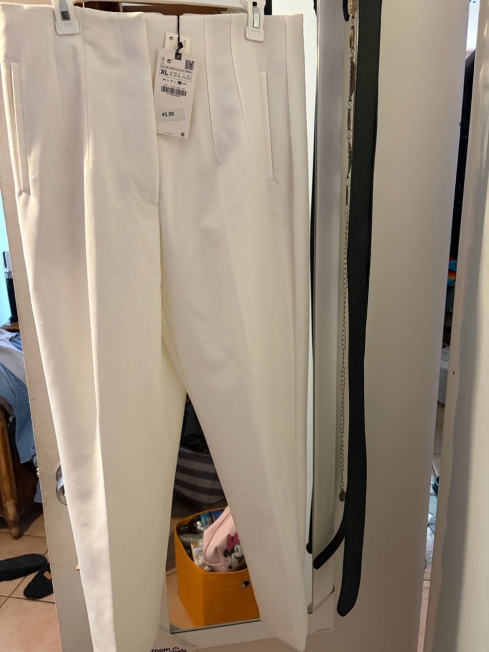 Zara White Tailored Dress Pants - Classic Pleated Trousers